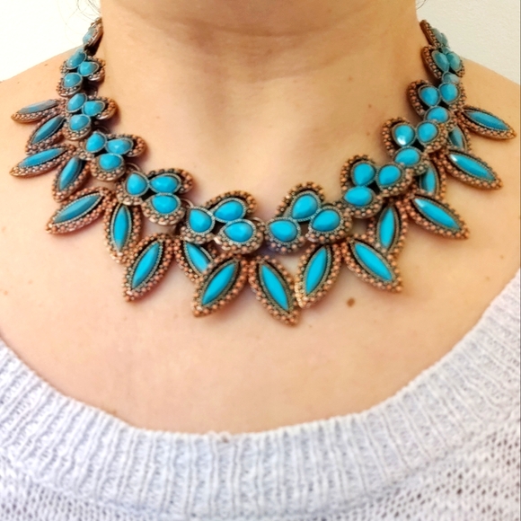 Stunning Turquoise and Coral Glass Statement Necklace Rare - Picture 6 of 15